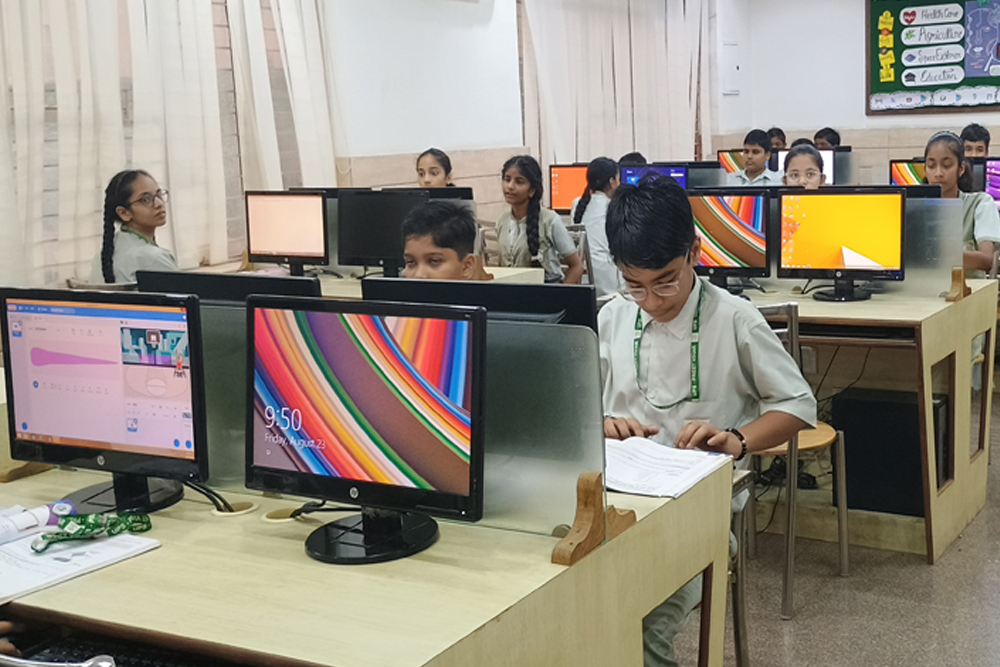 COMPUTER LAB